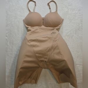 Skims Ultimate Body Butt & Hip Enhancing Mid Thigh Bodysuit Size LG NWT